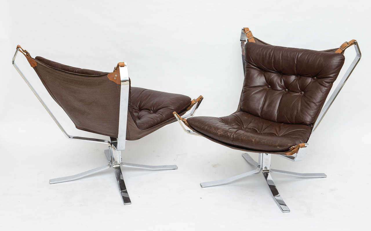 A Pair of Sigurd Resell Chrome and Leather Falcon Chairs, Finland 2