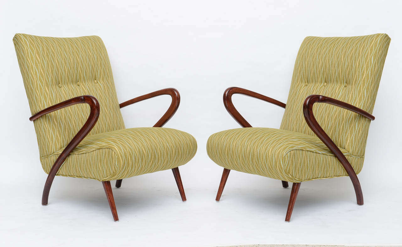 A Pair of Italian Modern Mahogany Armchairs, Style of Guglielmo Ulrich In Excellent Condition In Hollywood, FL