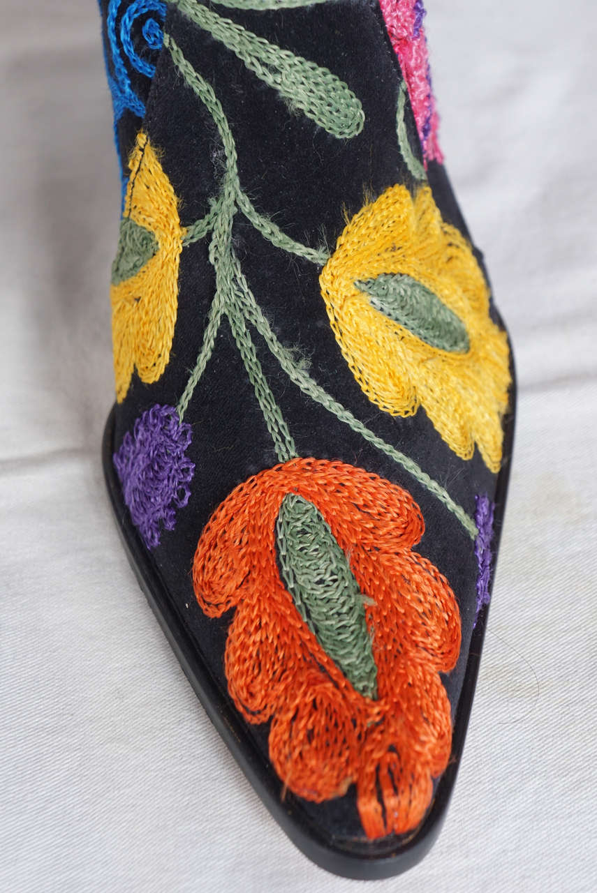 Suzani Boots and Gloves: Embroidered Silk on Italian Leather with Leather Soles For Sale 1