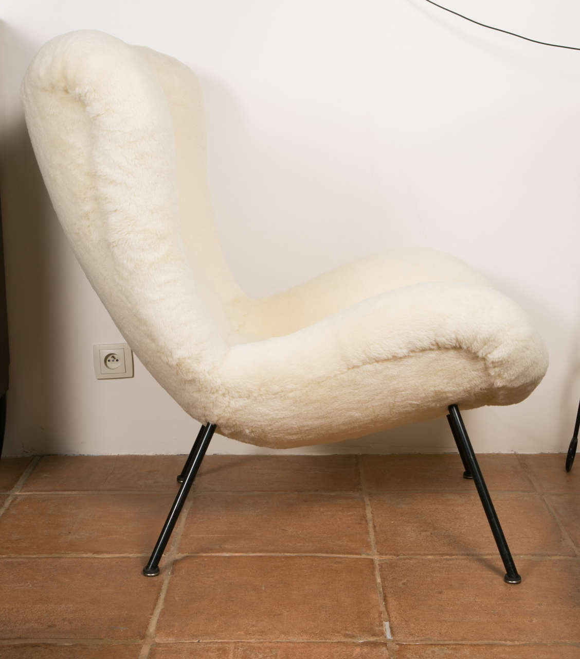 Fritz Neth Pair of Chairs Newly Covered in Raw White Wool Teddy Bear Cloth In Excellent Condition For Sale In Paris, ile de france