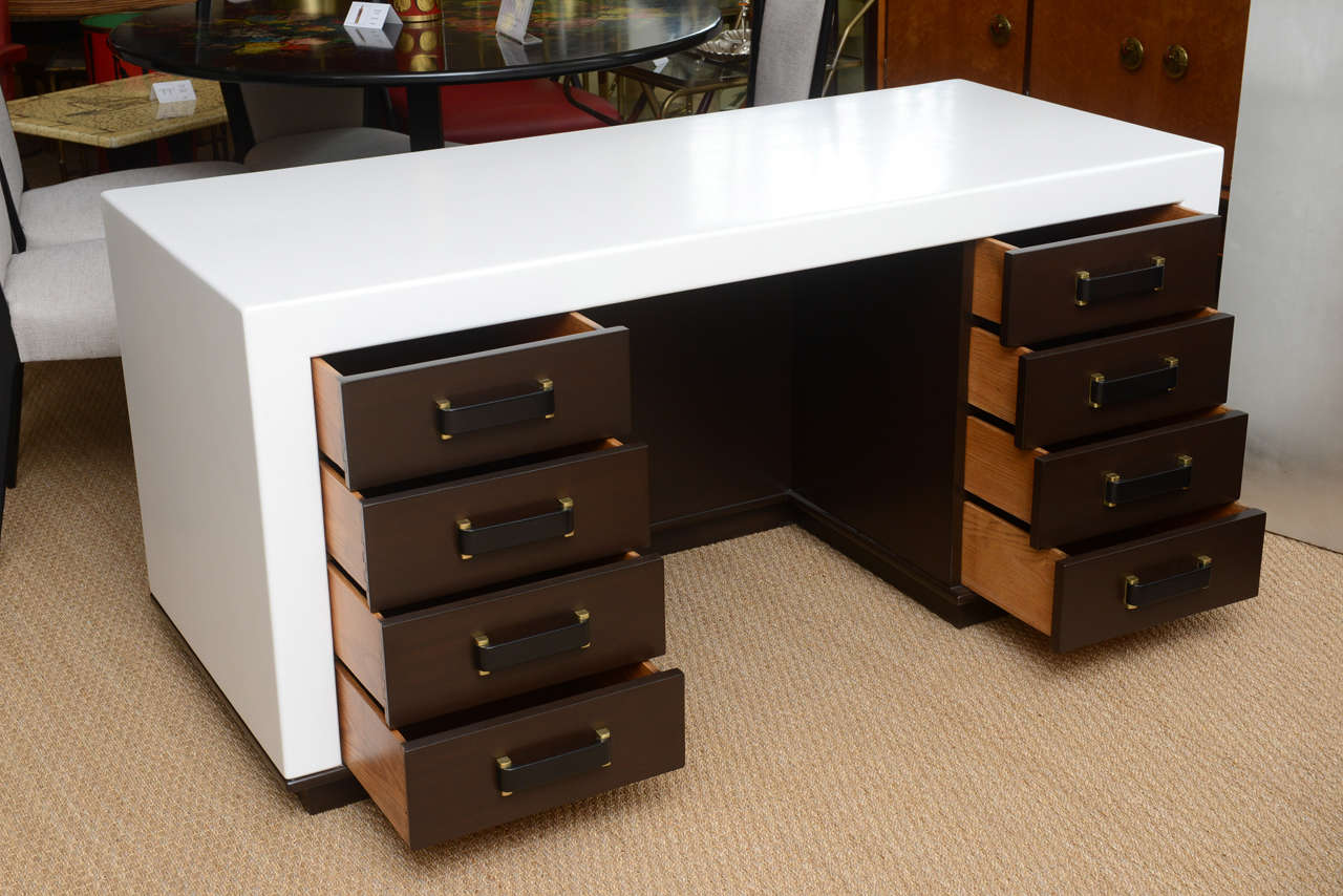 1940s Paul Frankl Eight-Drawer Desk Art Deco Style By Johnson Furniture Co. In Good Condition For Sale In Miami, FL