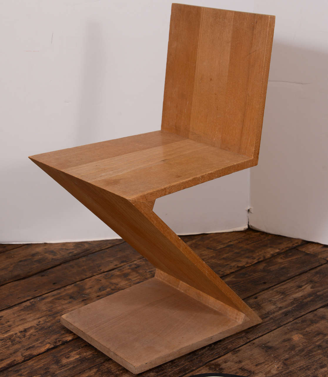 Zig Zag Chair by Gerrit Thomas Rietveld at 1stdibs