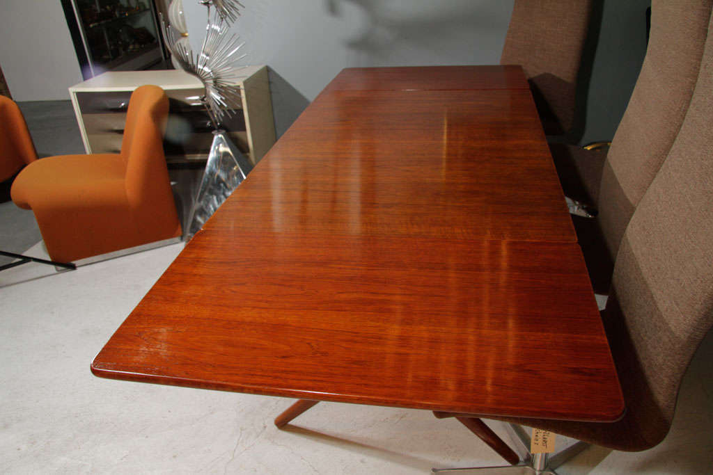 Hans Wegner Drop Leaf Dining  Table In Excellent Condition In New Jersey City, NJ