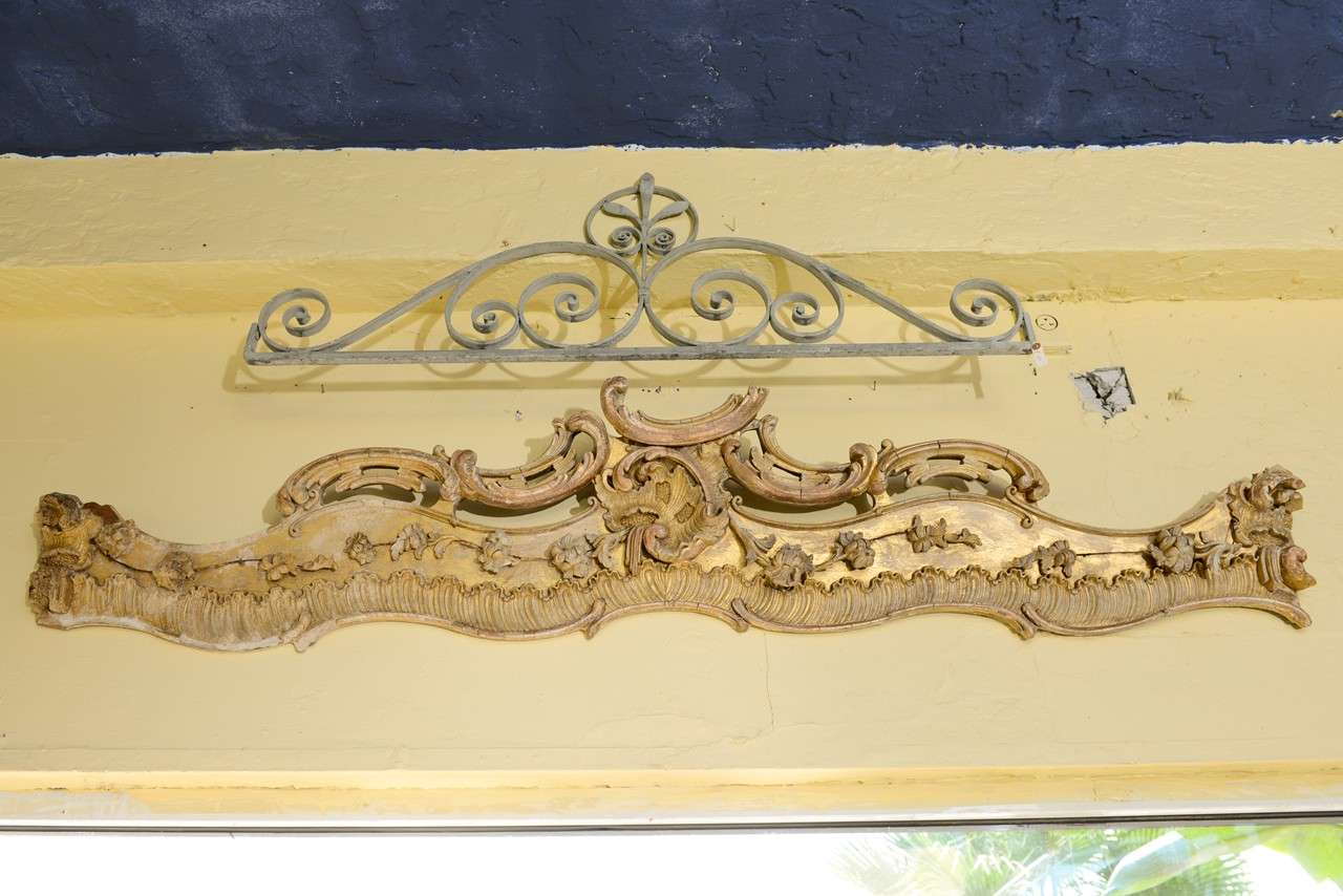 Beautiful antique gold gilt wood carving made of wood and gesso 
From the 19th century ,vintage appropriate ,sold as it .
It was clean and had sealer apply to prevent the any damage .
Great looking piece .  

