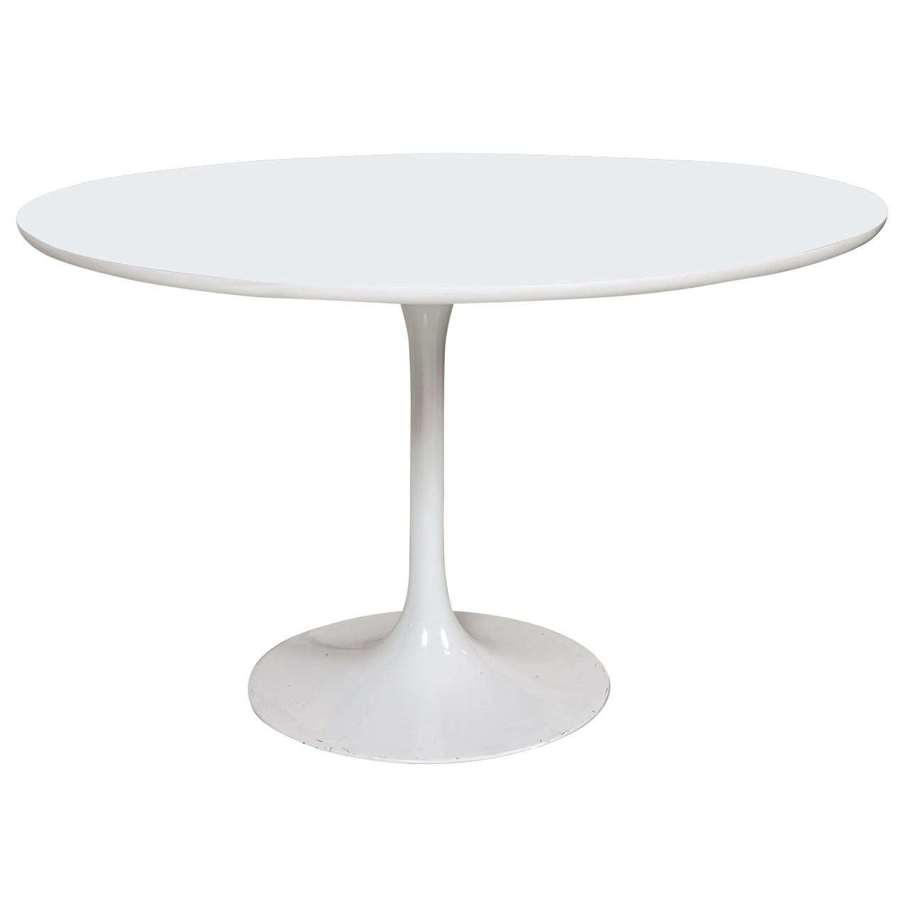 Eero Saarinen Mid-Century White Pedestal Table