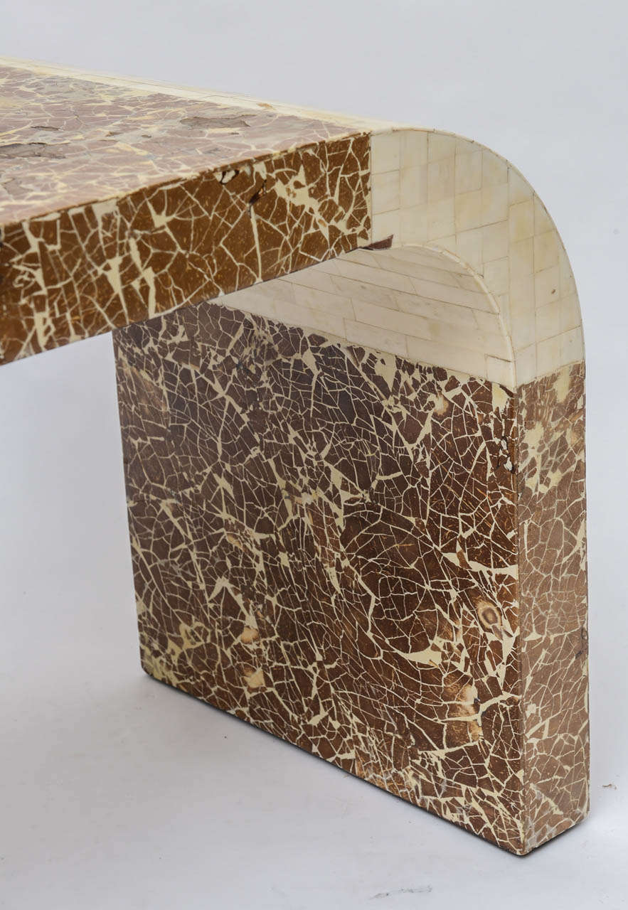 Mid-Century Modern Coconut and Bone Waterfall Stool Maitland Smith Style In Good Condition For Sale In Miami, FL