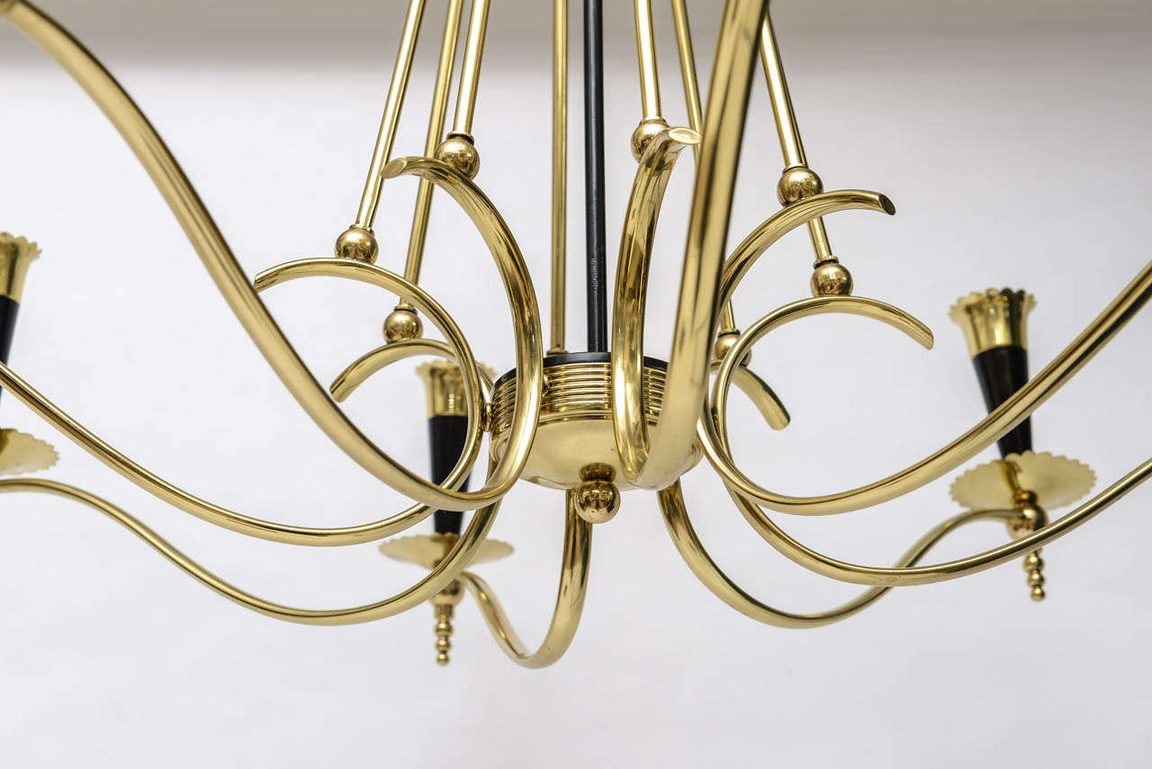 Late 20th Century Mid-Century Modern Italian Brass Chandelier with Eight Arms For Sale