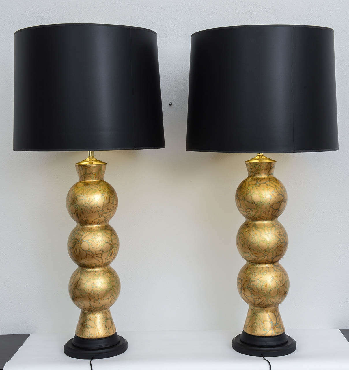 Monumental Pair of Variegated Gold Leaf Glass Lamps 1