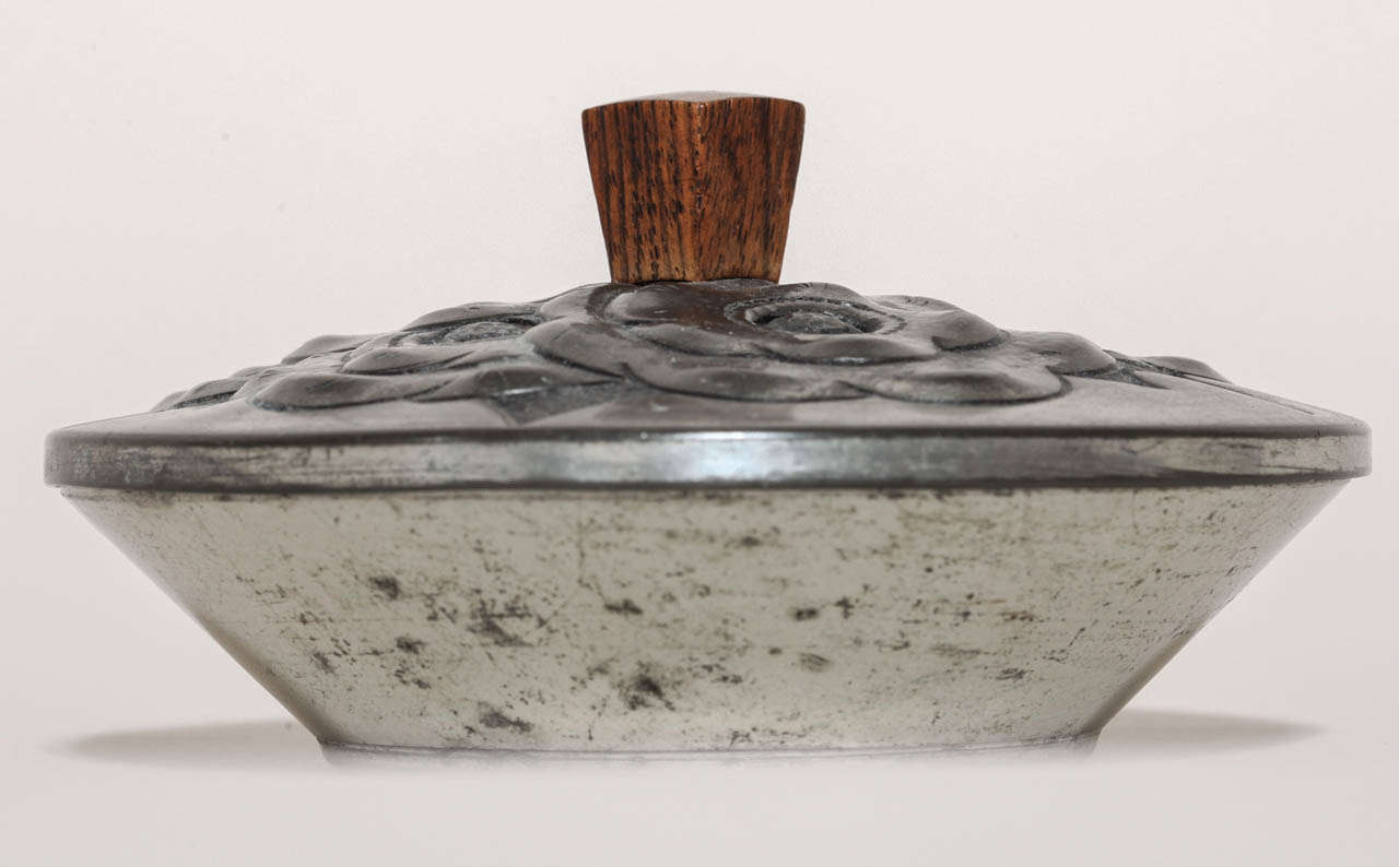 René Delavan French Art Deco Dinanderie Pewter Covered Box For Sale 1