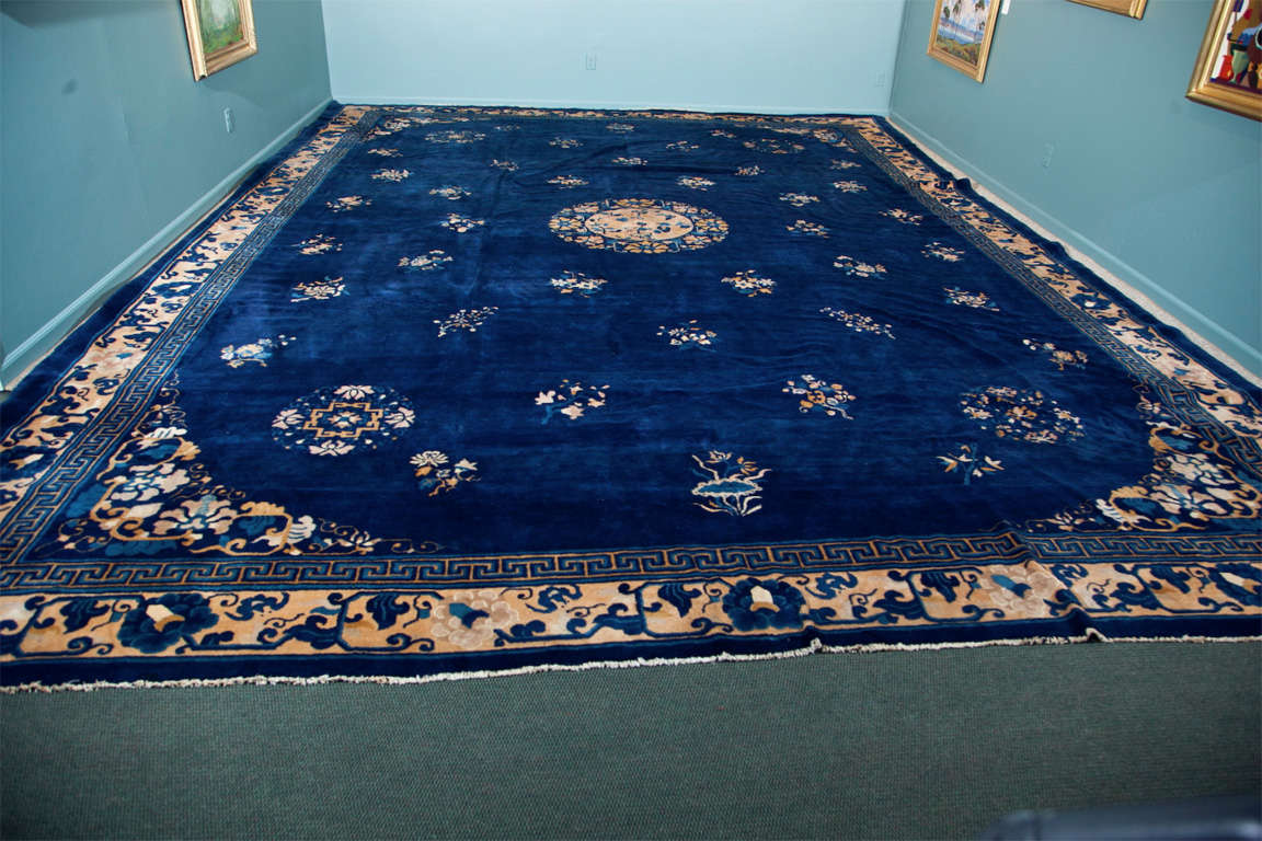 Chinese Blue and White Rug In Good Condition In Stamford, CT