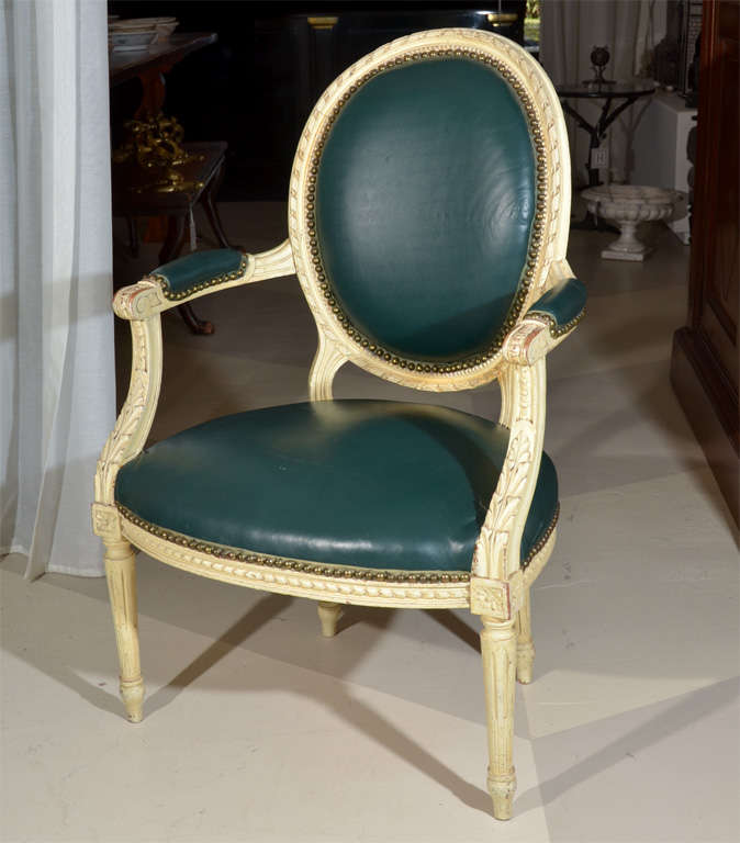 Louis XVI Style Painted Fauteuil Arm Chairs In Good Condition In Dallas, TX