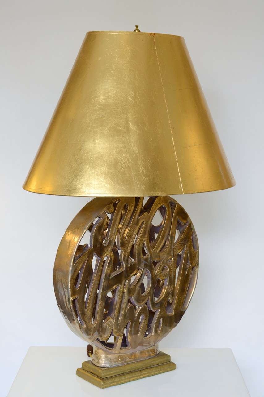 Lampe vintage en céramique dorée de style Hollywood Regency Bon état - En vente à West Palm Beach, FL
