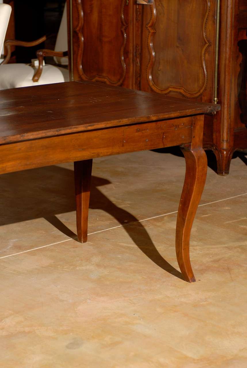French Walnut Louis XV Style Farm Table with Cabriole Legs and Lateral Drawer In Good Condition In Atlanta, GA