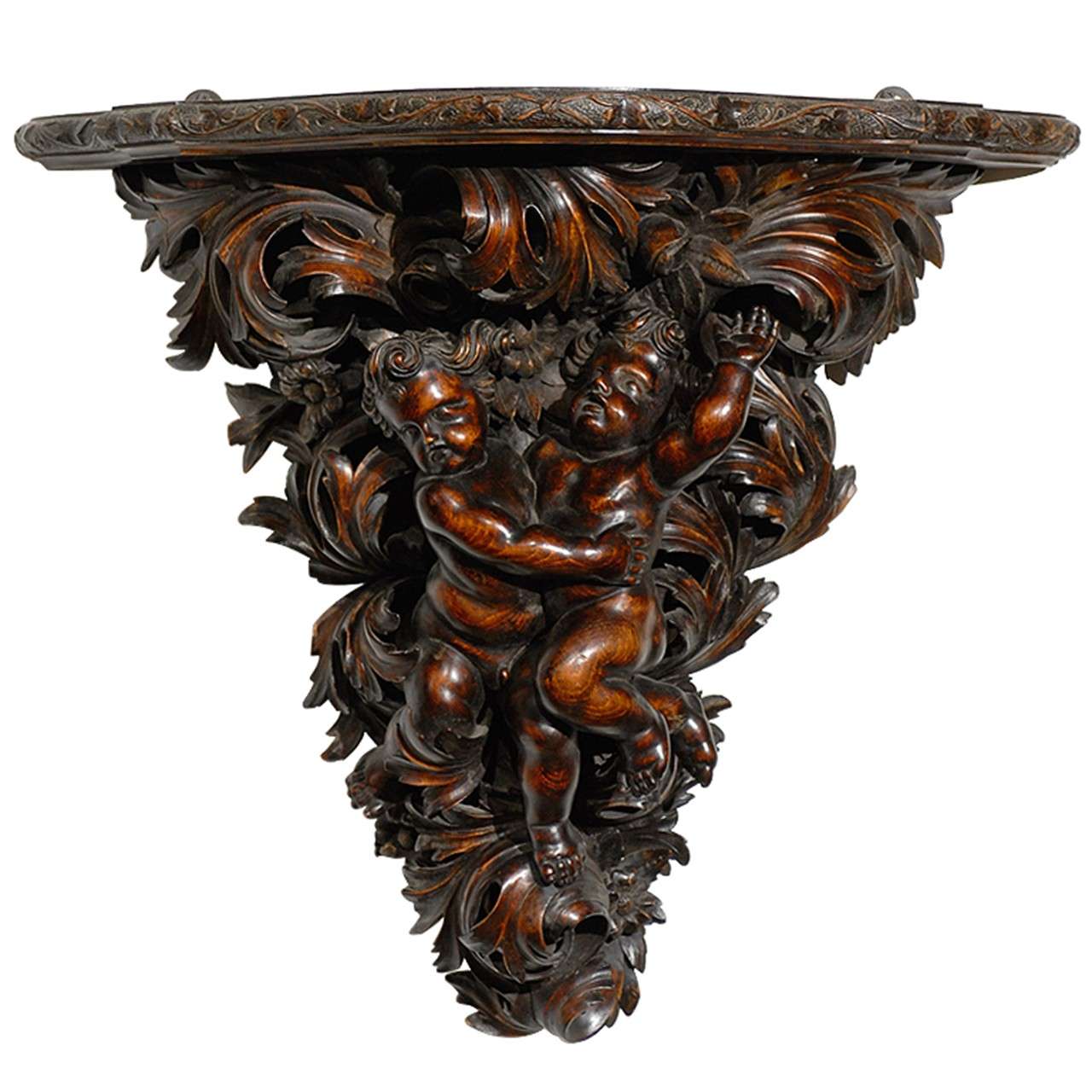 Support de style baroque français en noyer sculpté à la main avec putti et feuillage, années 1800 en vente