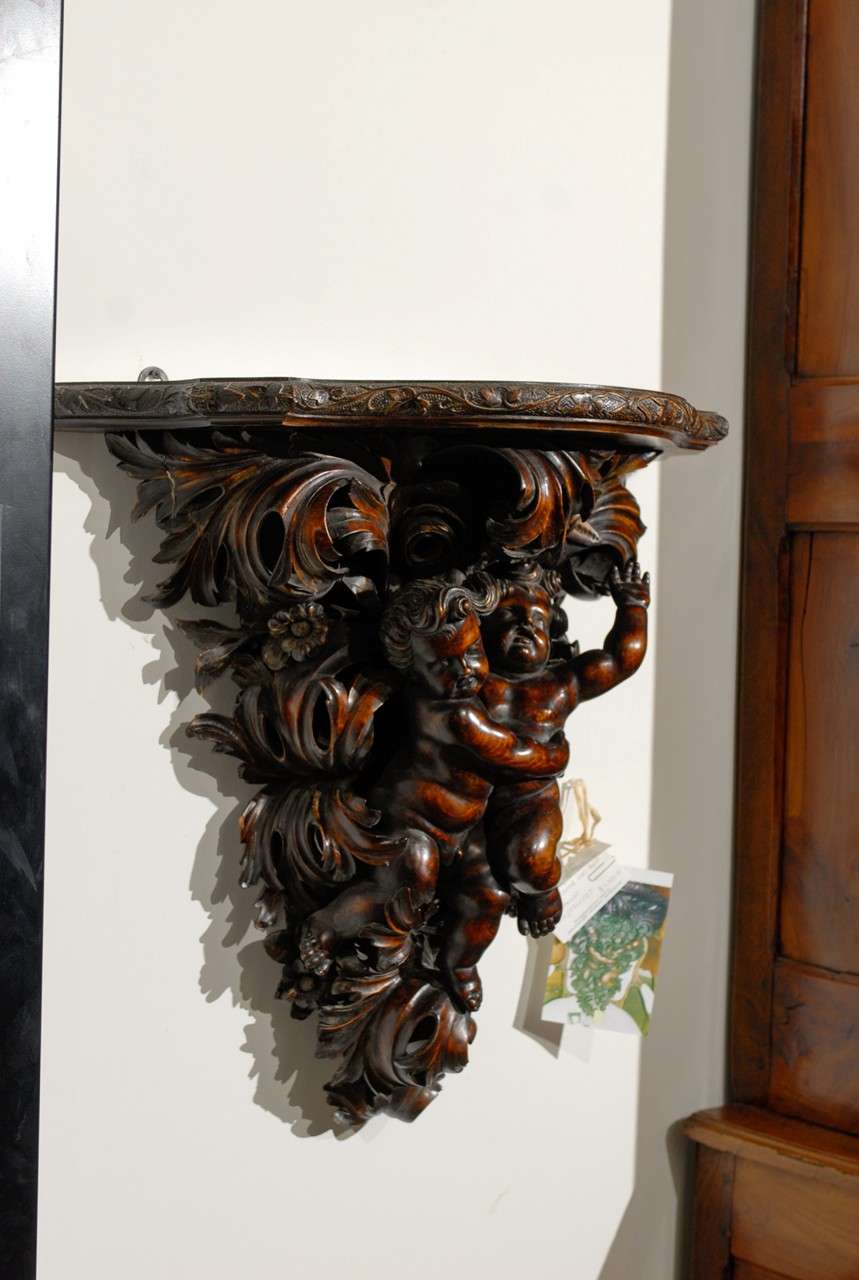 French Baroque Style Hand-Carved Walnut Bracket with Putti and Foliage, 1800s In Good Condition For Sale In Atlanta, GA