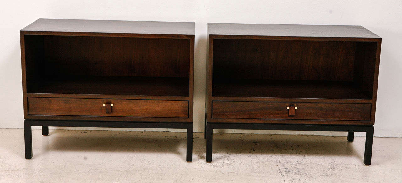 Pair of Side Tables by Edward Wormley for Dunbar In Excellent Condition In Los Angeles, CA