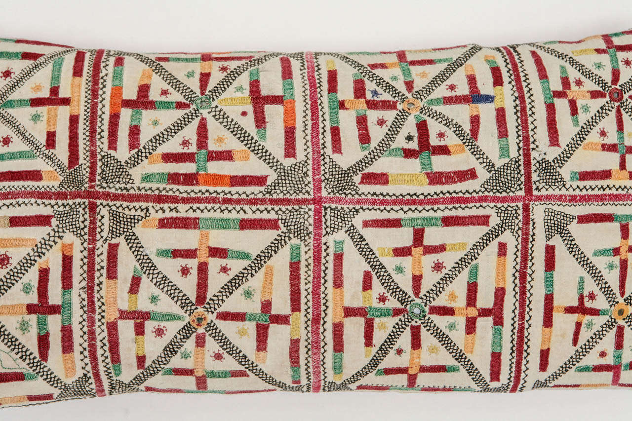 Gujarati Indian Embroidered Pillow In Good Condition In Los Angeles, CA