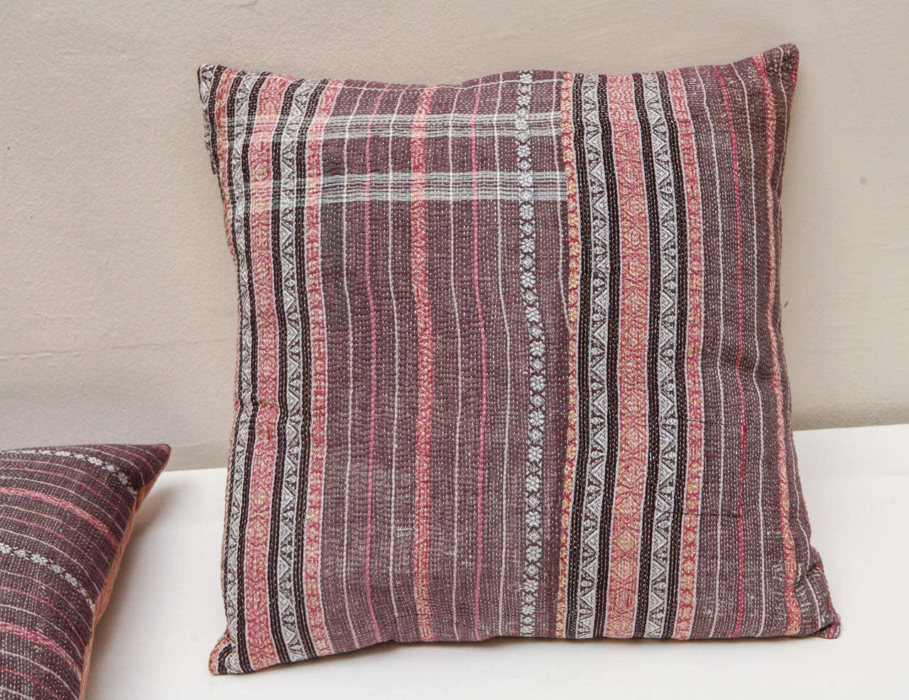 Indian Kantha Quilt Pillow In Excellent Condition In Los Angeles, CA