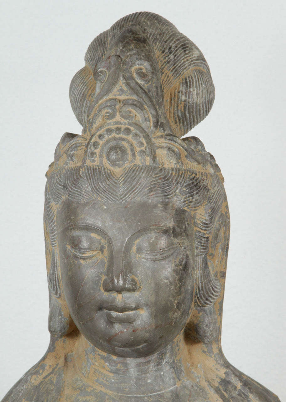 Chinese Stone Head of Guanyin, Early 20th century. In Good Condition For Sale In Valley Village, CA