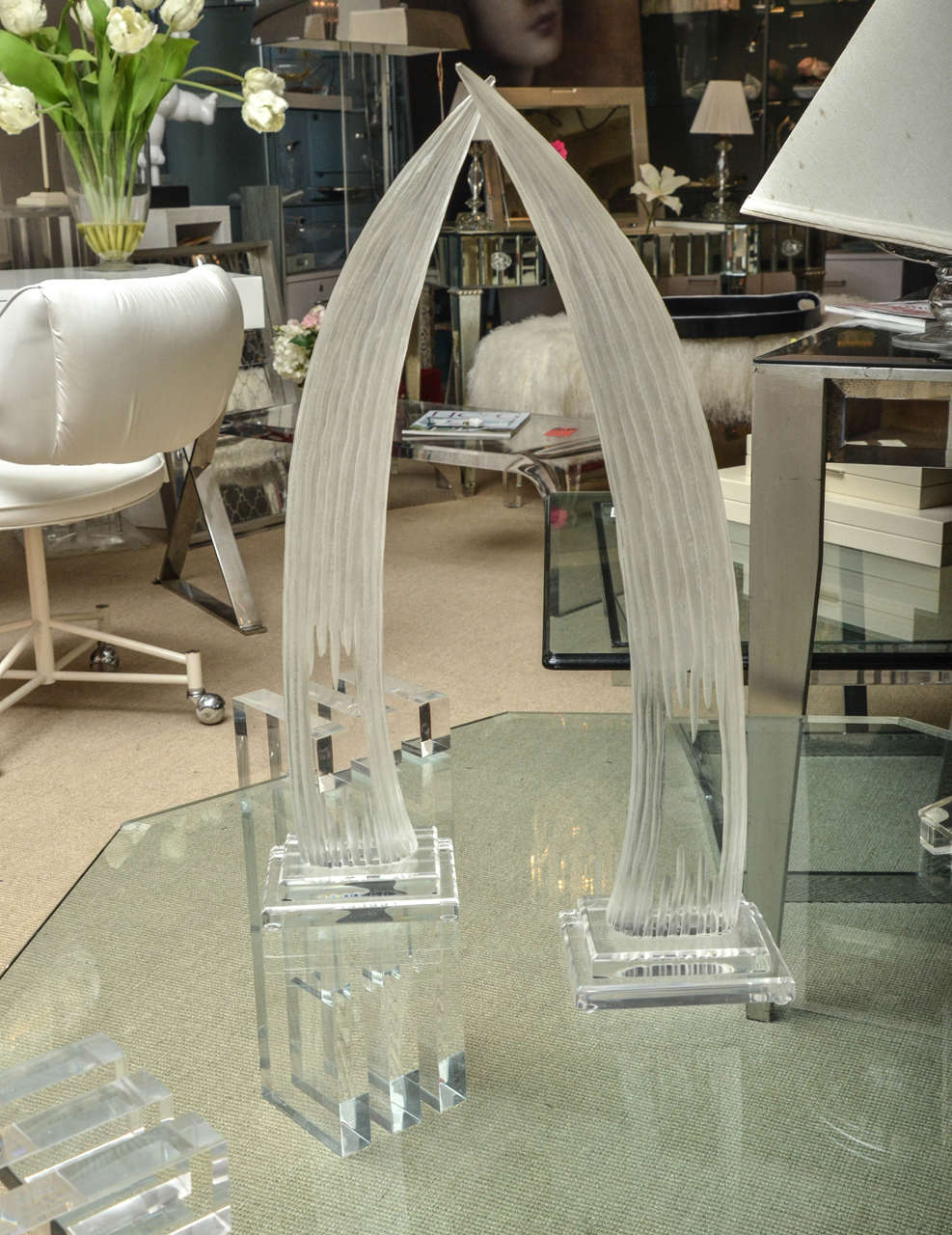 Mid-Century Modern Attractive Pair of Mid-Century Lucite Horn Sculptures by Van Teal For Sale