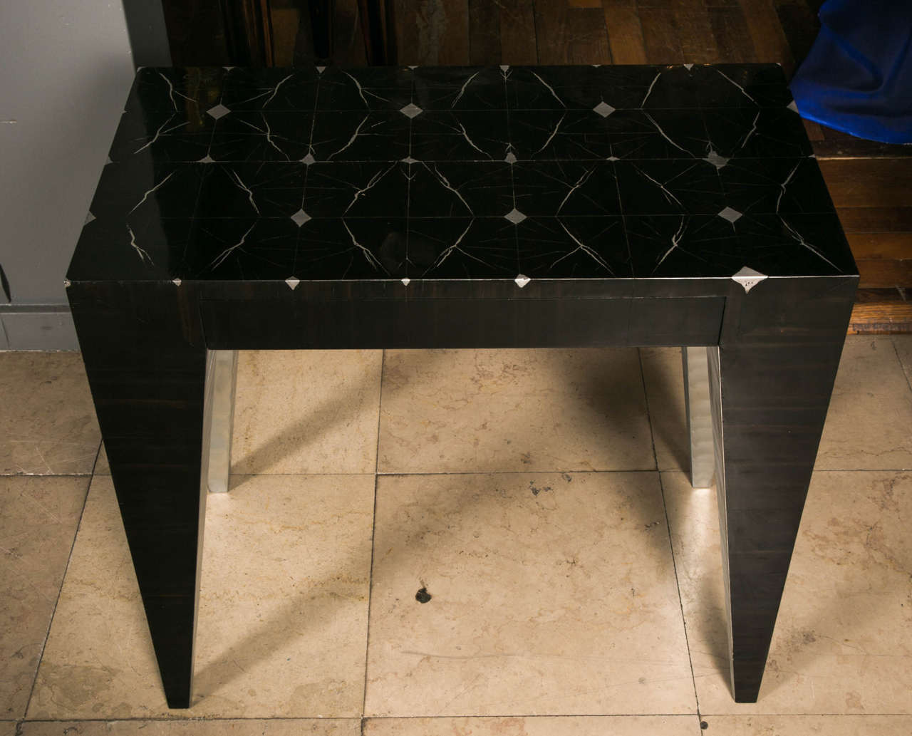 Very Chic Pair of Small Tables For Sale at 1stdibs