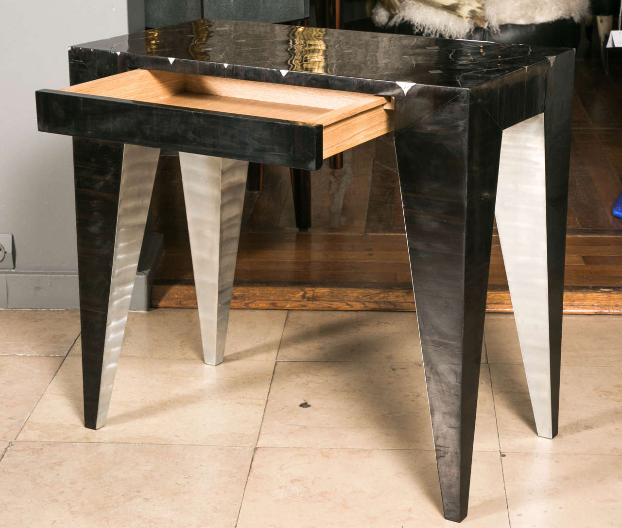 Very Chic Pair of Small Tables For Sale at 1stdibs