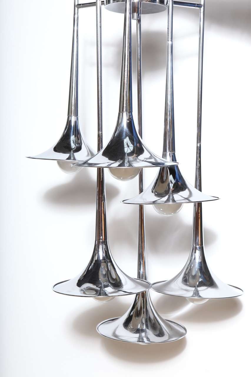 Reggiani Italien Gestufte Chrom-Pendelleuchte „Horn“ mit sechs Armen, 1970er Jahre im Angebot 3