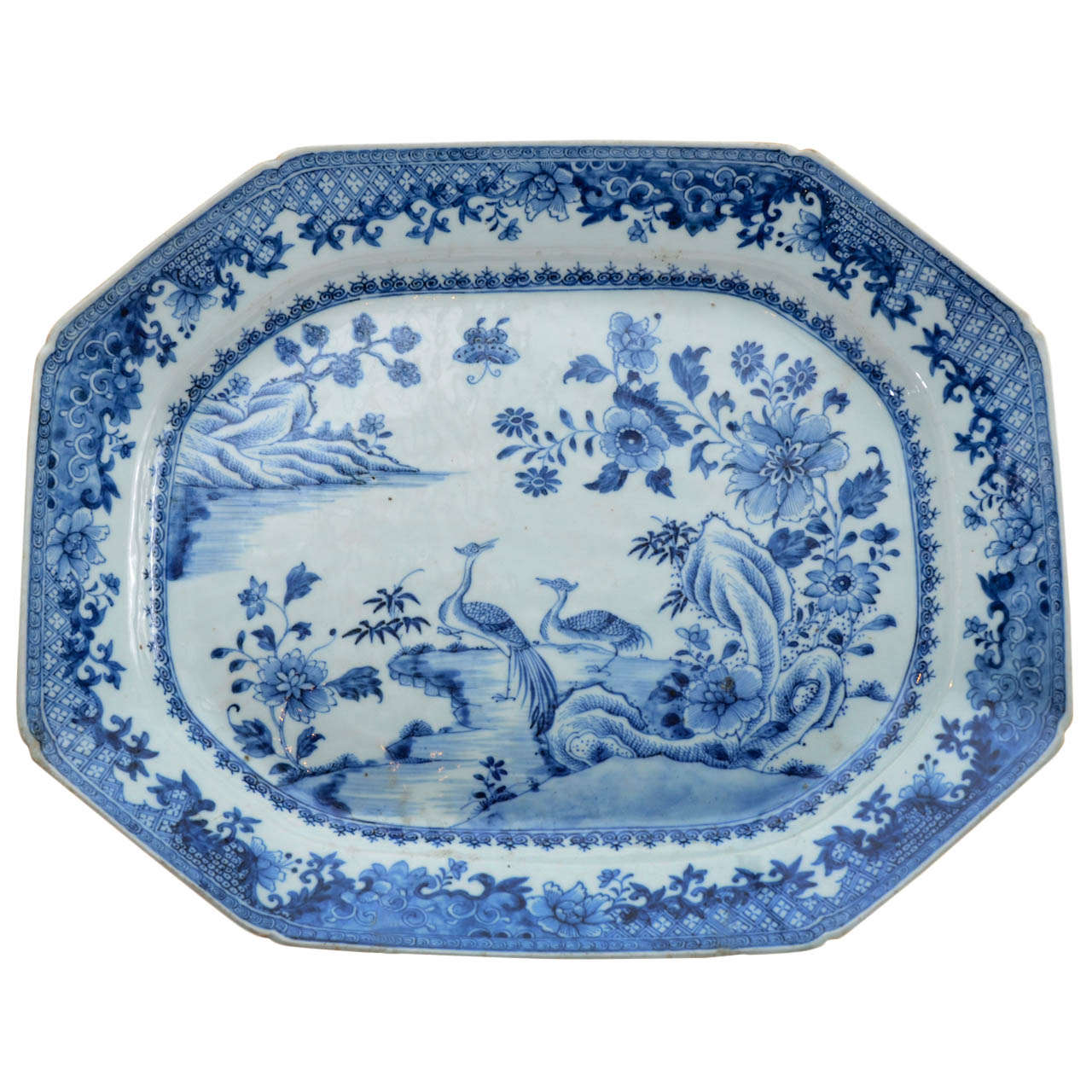 18th Century Chinese Octogonal Plate in Enameled Porcelain
