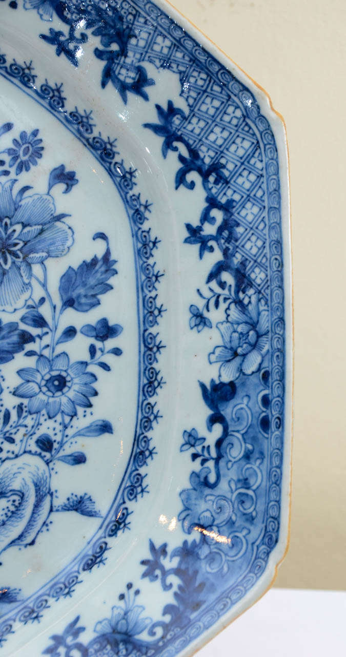 18th Century and Earlier 18th Century Chinese Octogonal Plate in Enameled Porcelain