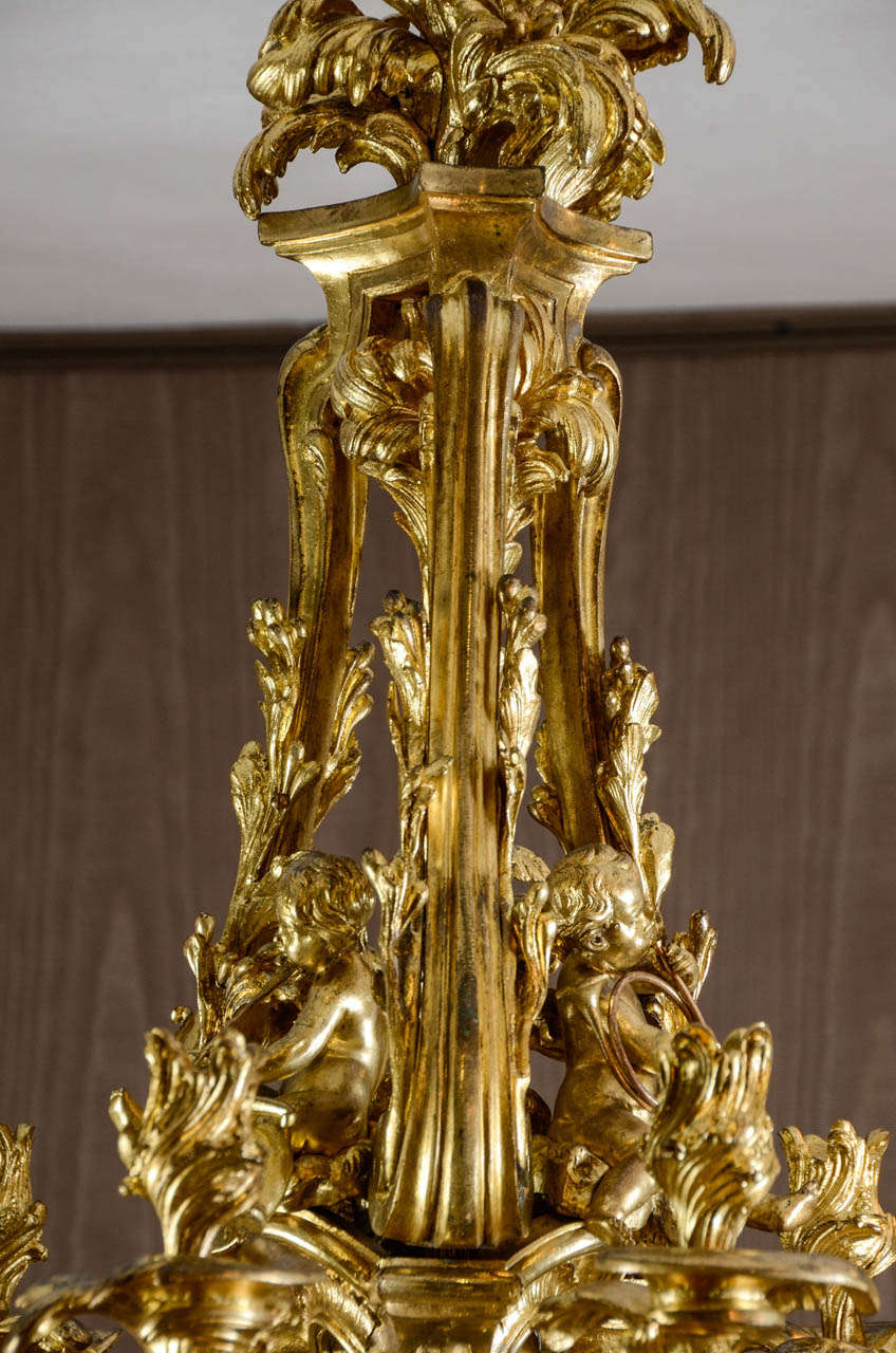 An Impressive French 19th Century Gilt-Bronze Fifteen-Light Chandelier In Good Condition In Nice, Cote d' Azur