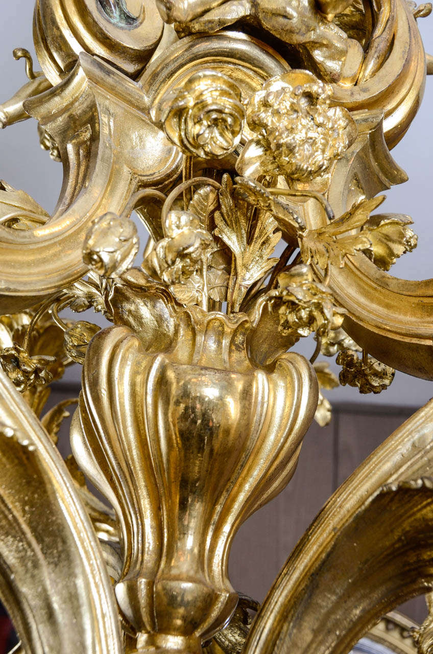 An Impressive French 19th Century Gilt-Bronze Fifteen-Light Chandelier 3