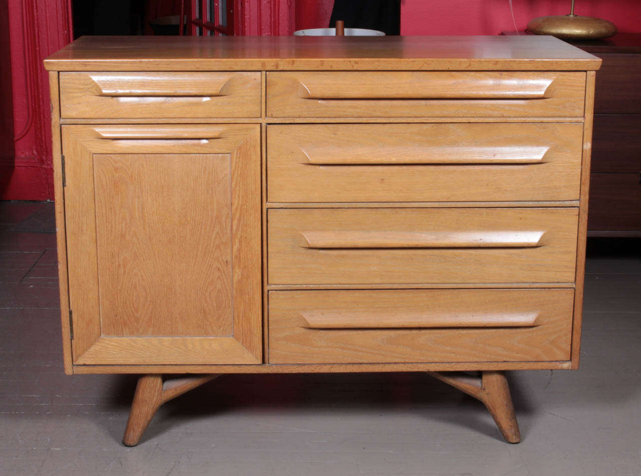Vintage 1960's Paul Laszlo oak dresser.
Very good original condition.