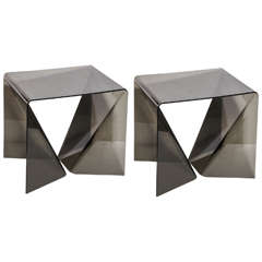 Paire de petites tables d'appoint Neal Pop Art "Origami" en lucite fumé translucide