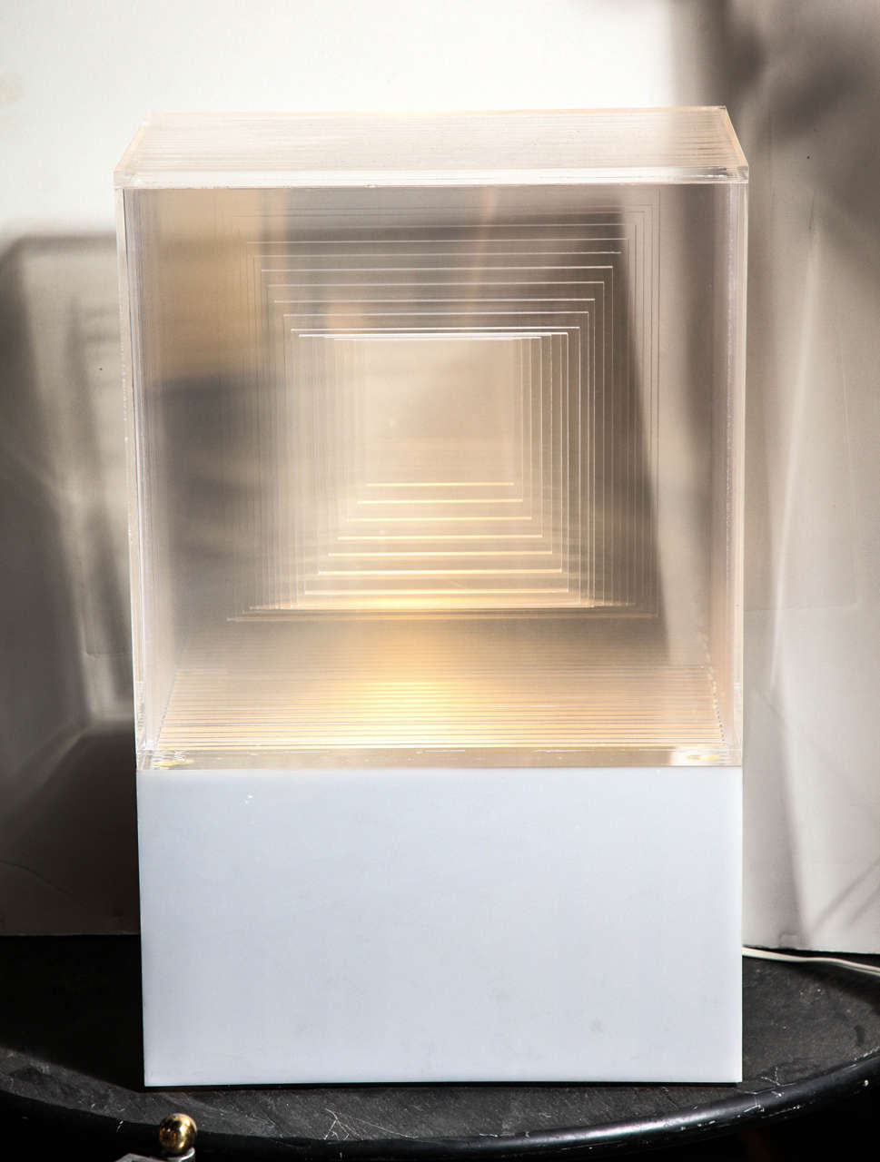 Modern Neal Small White and Clear Lucite Op Art Light Sculpture Table Lamp, 1970s