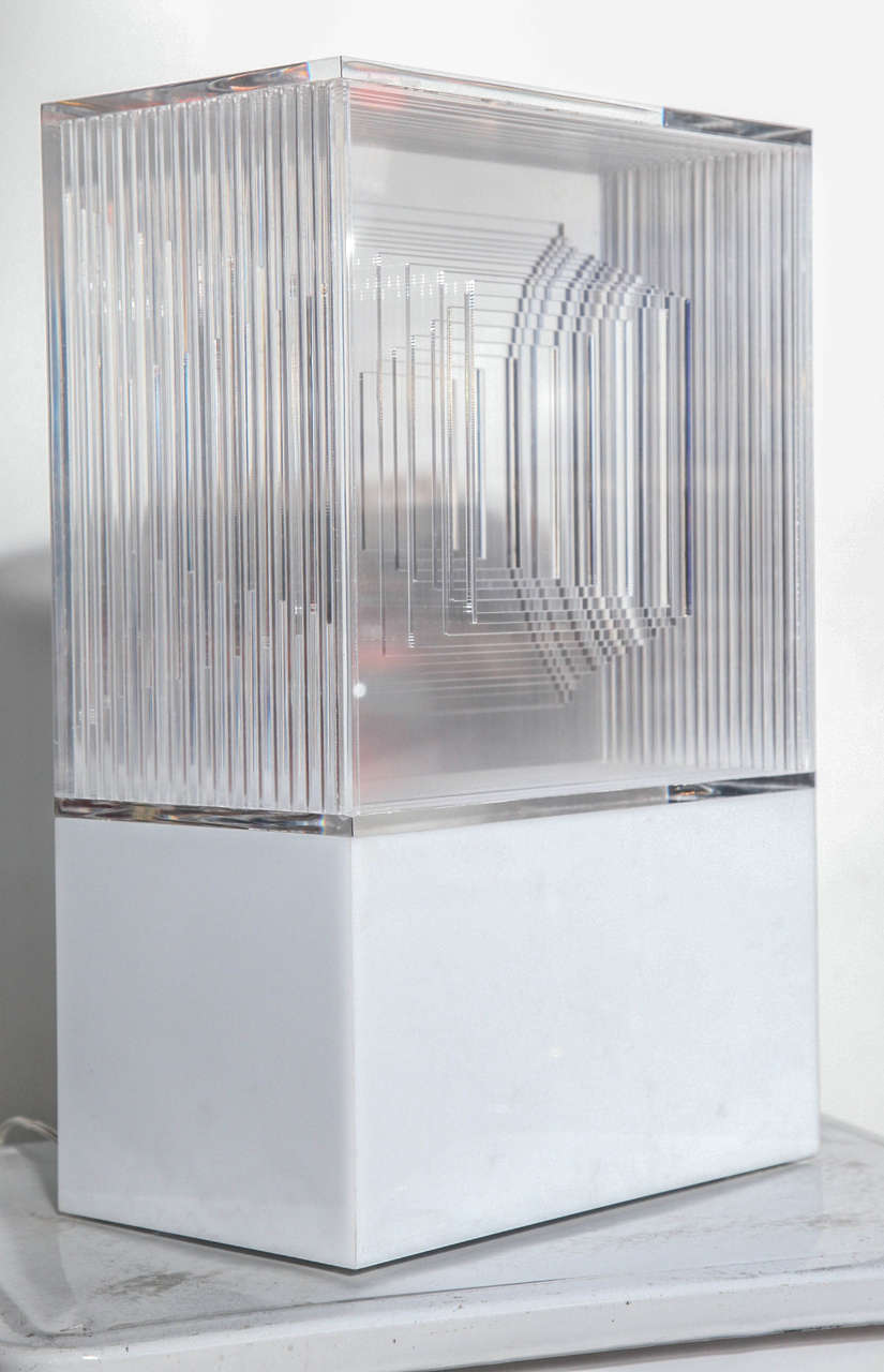 Neal Small White and Clear Lucite Op Art Light Sculpture Table Lamp, 1970s  1