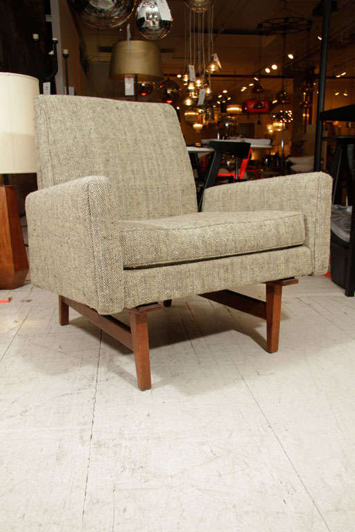 Jens Risom lounge chair on solid walnut frame 6