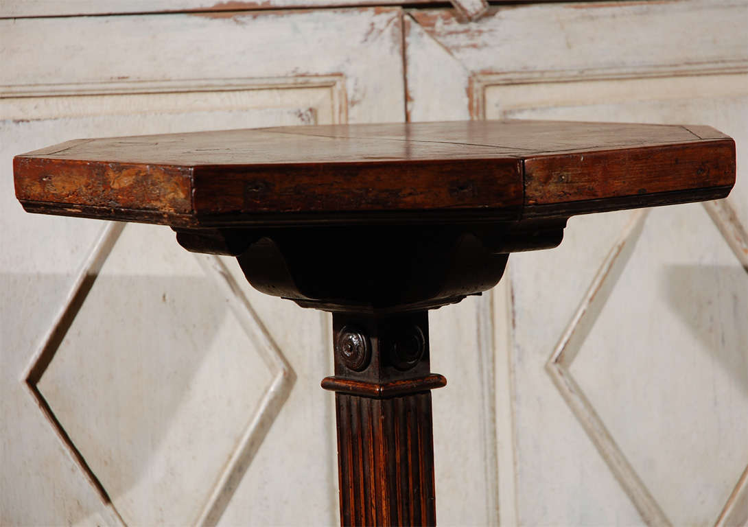 Octagonal, Pedestal Table from Florence In Excellent Condition In Los Angeles, CA