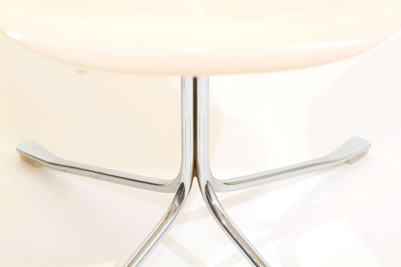 Mid-Century Modern Pair of  white Ion Chairs by Gideon Kramer