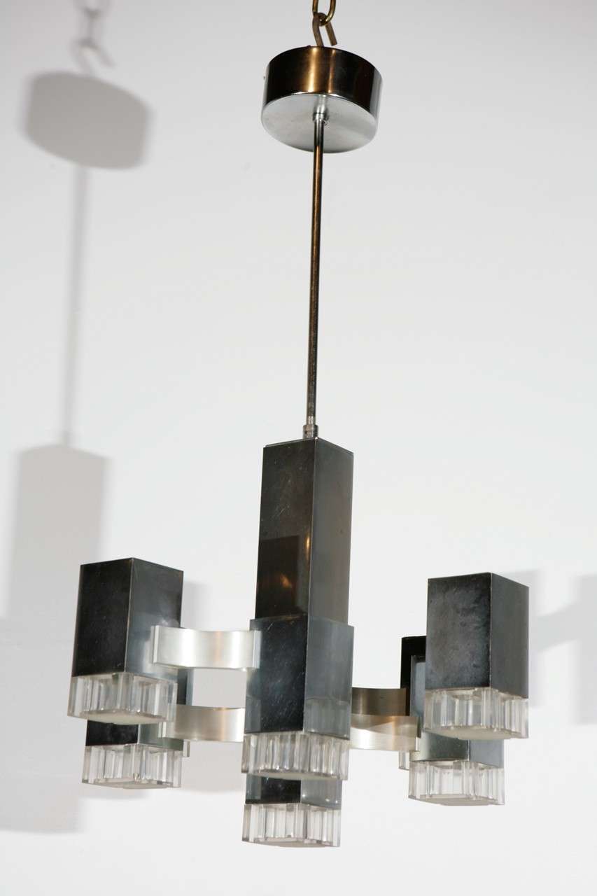 Nine-light chrome Sciolari pendant.