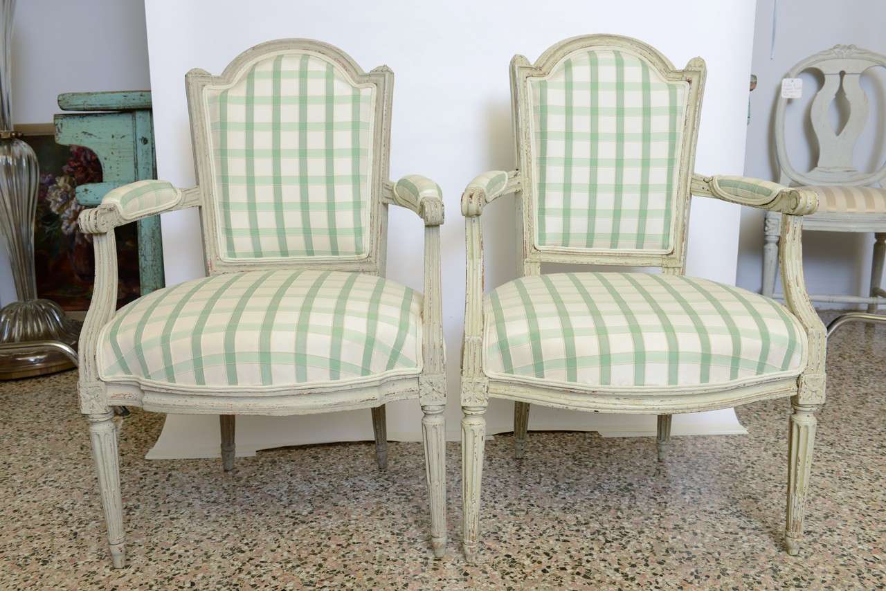 19th Century Pair of Antique Swedish Gustavian Painted Armchairs In Good Condition For Sale In West Palm Beach, FL