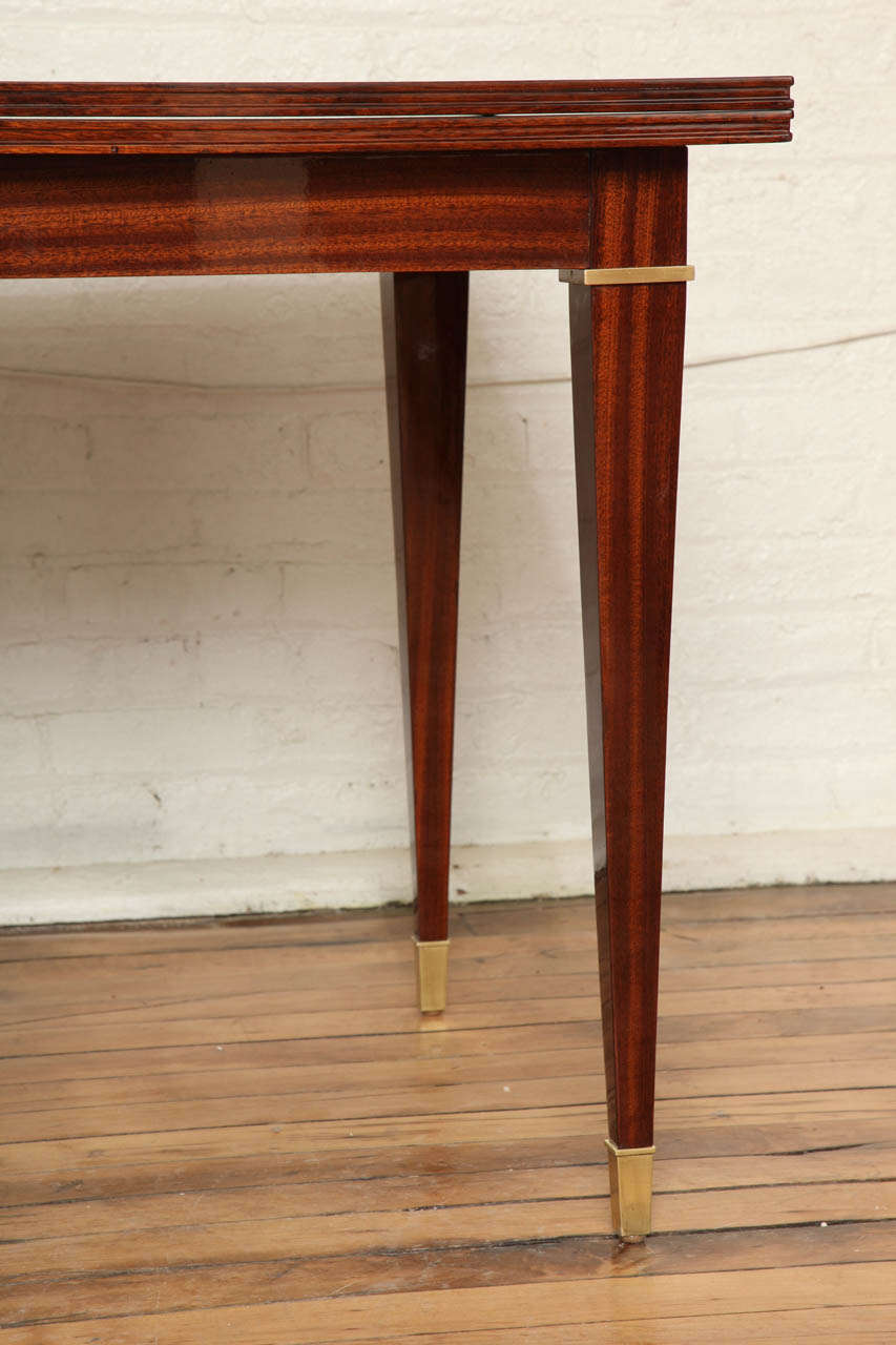 Mid-20th Century Elegant Art Deco Expandable Card Table For Sale