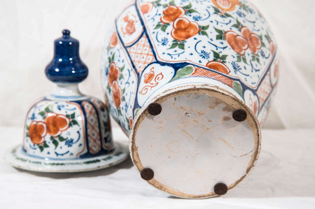 A Pair of Dutch Delft Polychrome Covered Jars 5