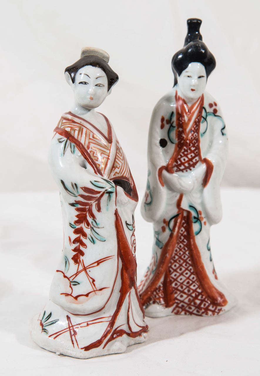 A Pair of 18th Century Japanese Figures of a Man and Woman 3