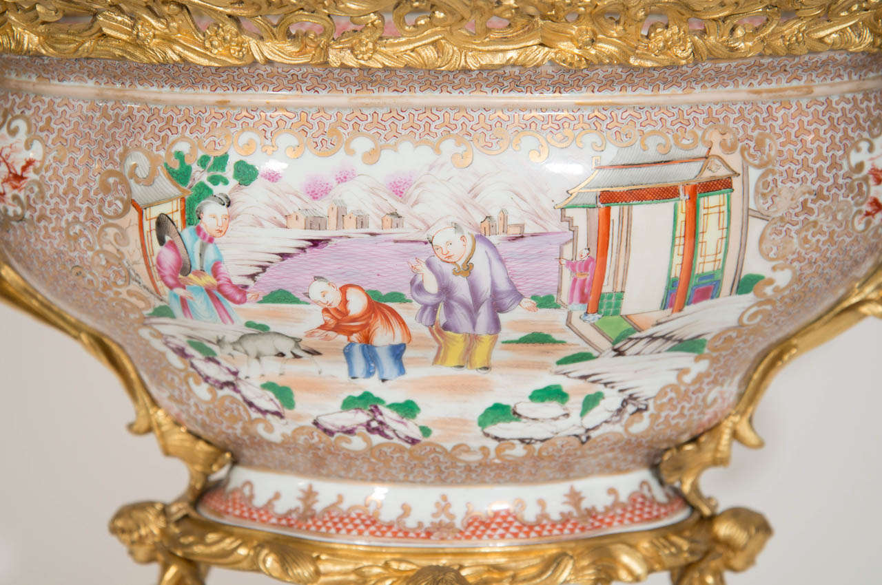 Antique French Louis XVI Stil vergoldete Bronze montiert chinesischen Porzellan Tafelaufsatz im Angebot 2