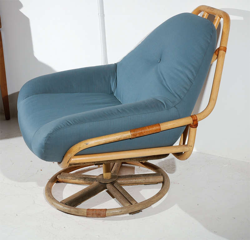 Rattan Swivel Lounge Chair