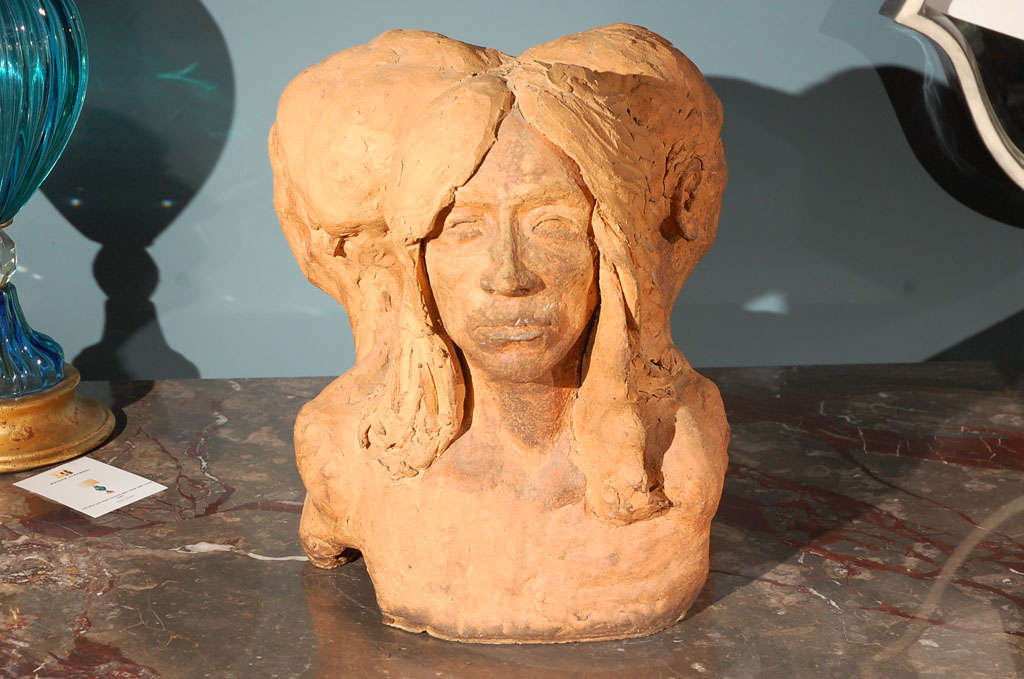Sculpture à trois têtes en terre cuite de 1971 signée Maynard en vente 1