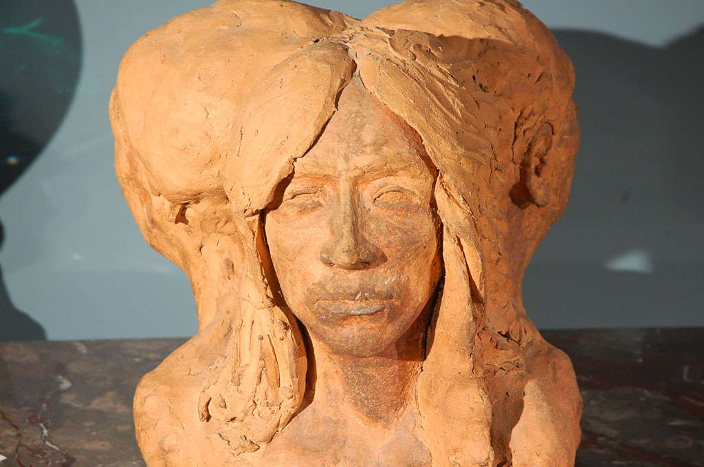 Sculpture à trois têtes en terre cuite de 1971 signée Maynard en vente 2