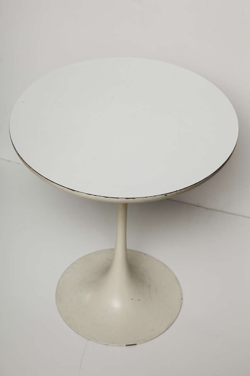 Mid-Century Modern Side Table in the Style of Eero Saarinen, C 1960