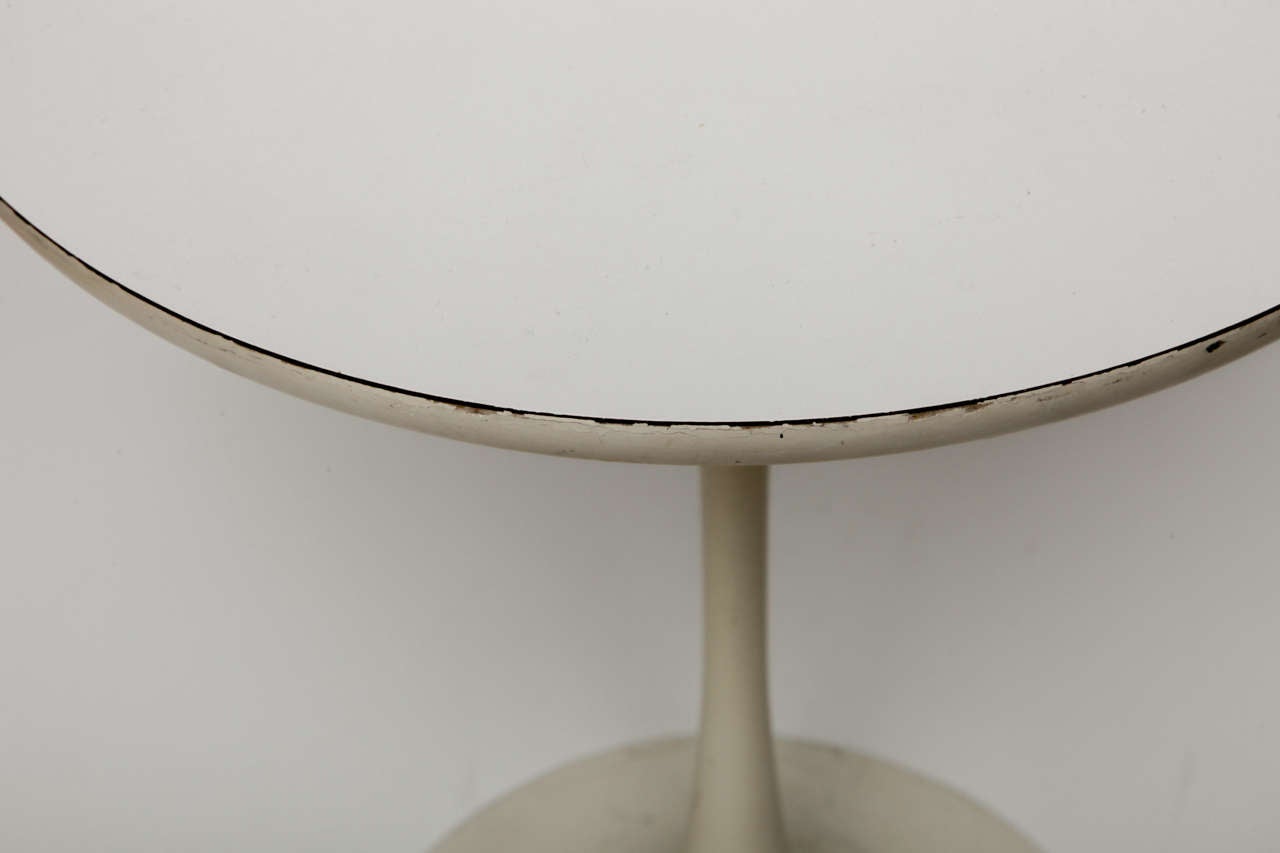 Mid-20th Century Side Table in the Style of Eero Saarinen, C 1960