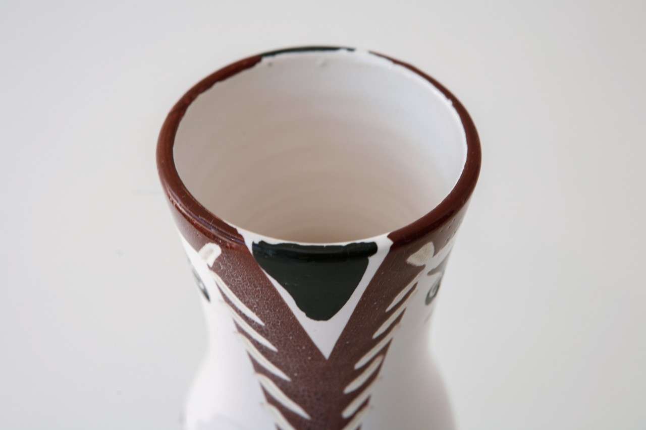 Young Wood-owl (A.R. 135)  Vase by Pablo Picasso In Excellent Condition In Palm Desert, CA